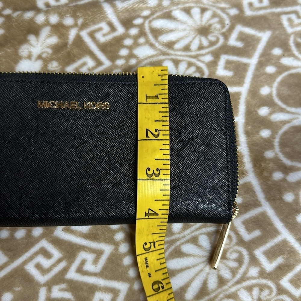 Micheal Kors Black Quarterzip Wallet NWOT - Picture 8 of 9